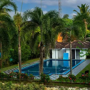 Kumarakom Heritage & Ayurveda Resort